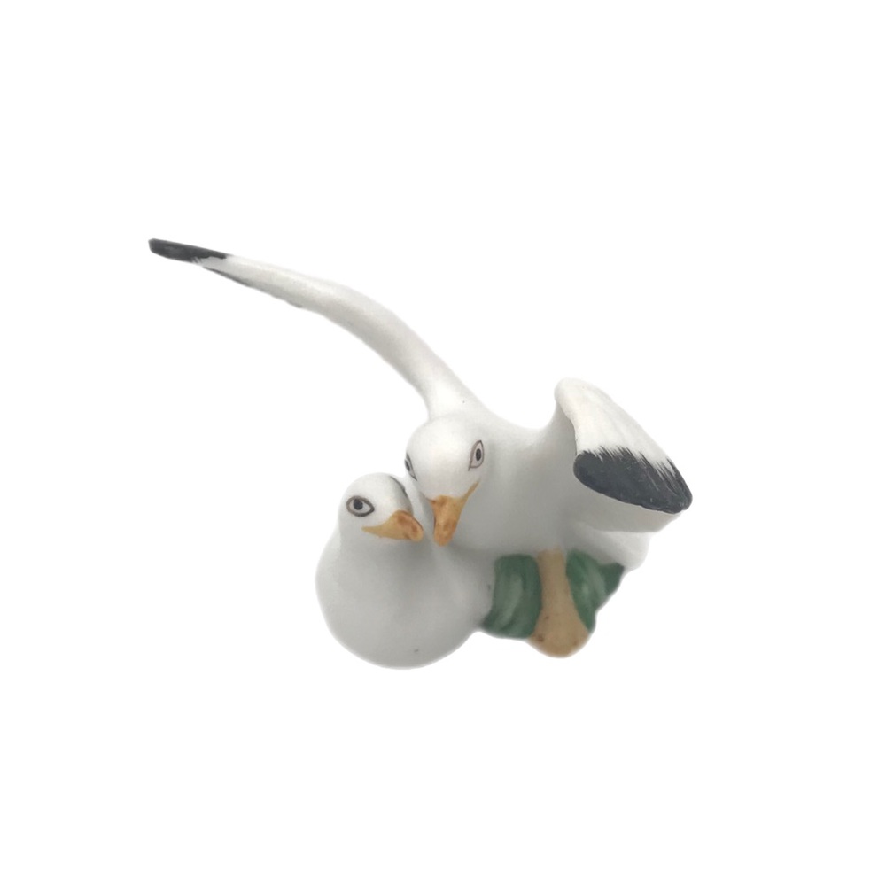 Vintage‎ George Good Hand Painted Seagull Figurine Couple Courtship Porcelain